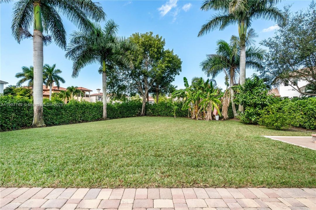 For Rent: $14,000 (6 beds, 5 baths, 5956 Square Feet)