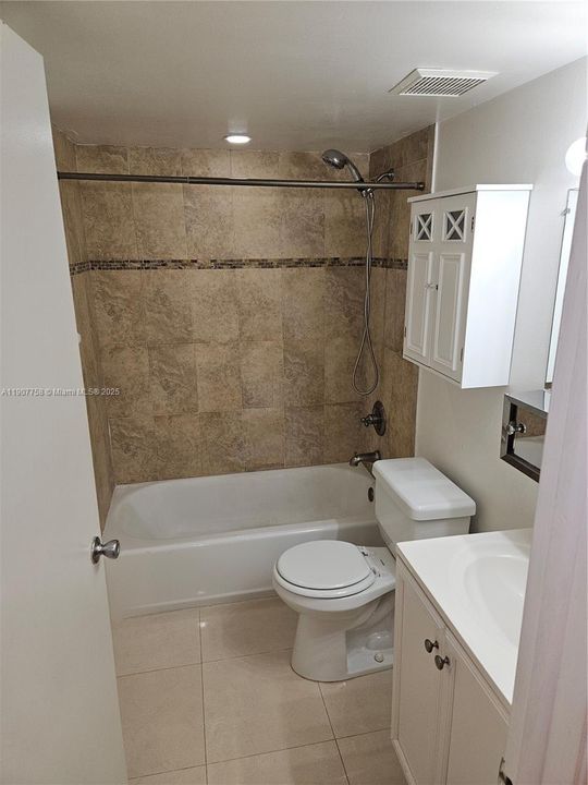 Recently Rented: $2,200 (2 beds, 2 baths, 992 Square Feet)