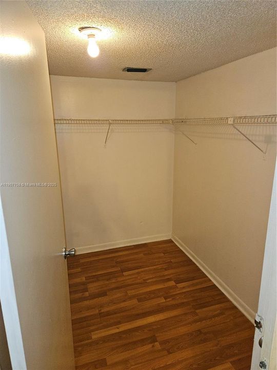 Recently Rented: $2,200 (2 beds, 2 baths, 992 Square Feet)