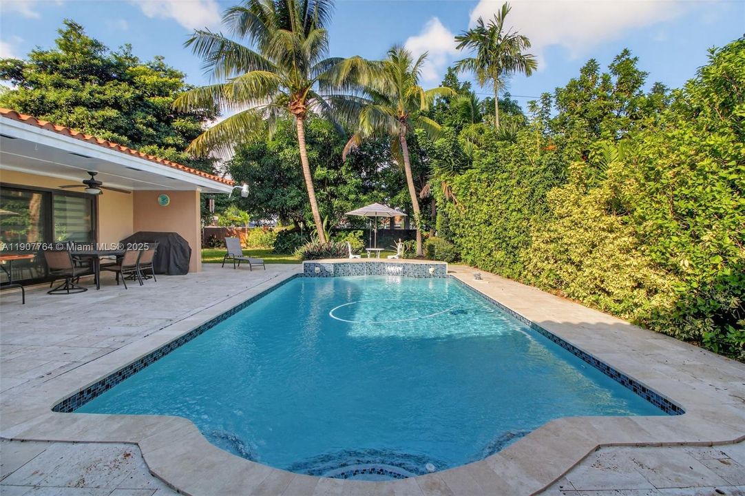 На продажу: $1,399,000 (5 спален, 3 ванн, 2761 Квадратных фут)