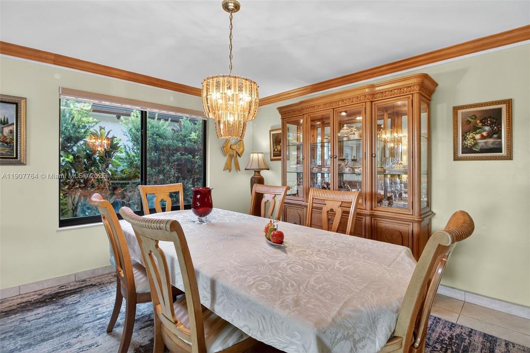 На продажу: $1,399,000 (5 спален, 3 ванн, 2761 Квадратных фут)