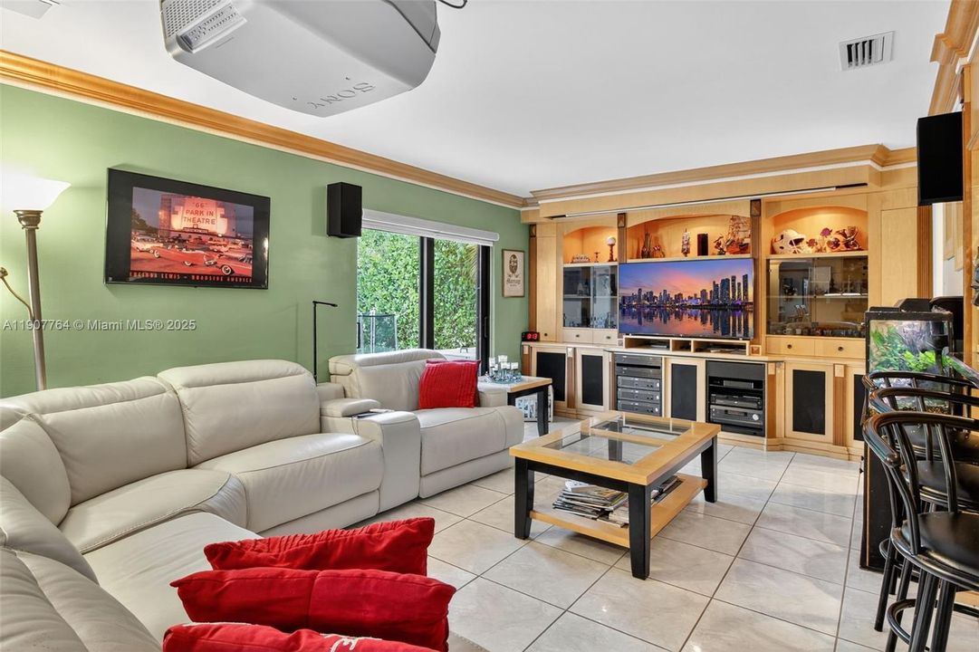 На продажу: $1,399,000 (5 спален, 3 ванн, 2761 Квадратных фут)