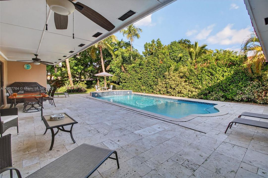 На продажу: $1,399,000 (5 спален, 3 ванн, 2761 Квадратных фут)