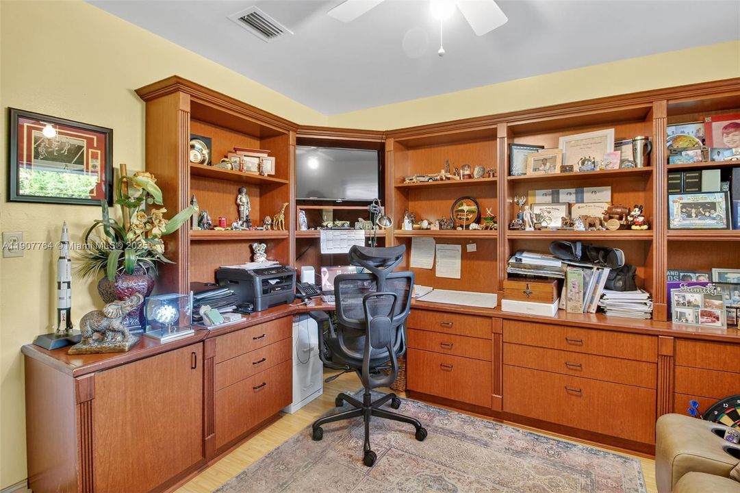 На продажу: $1,399,000 (5 спален, 3 ванн, 2761 Квадратных фут)