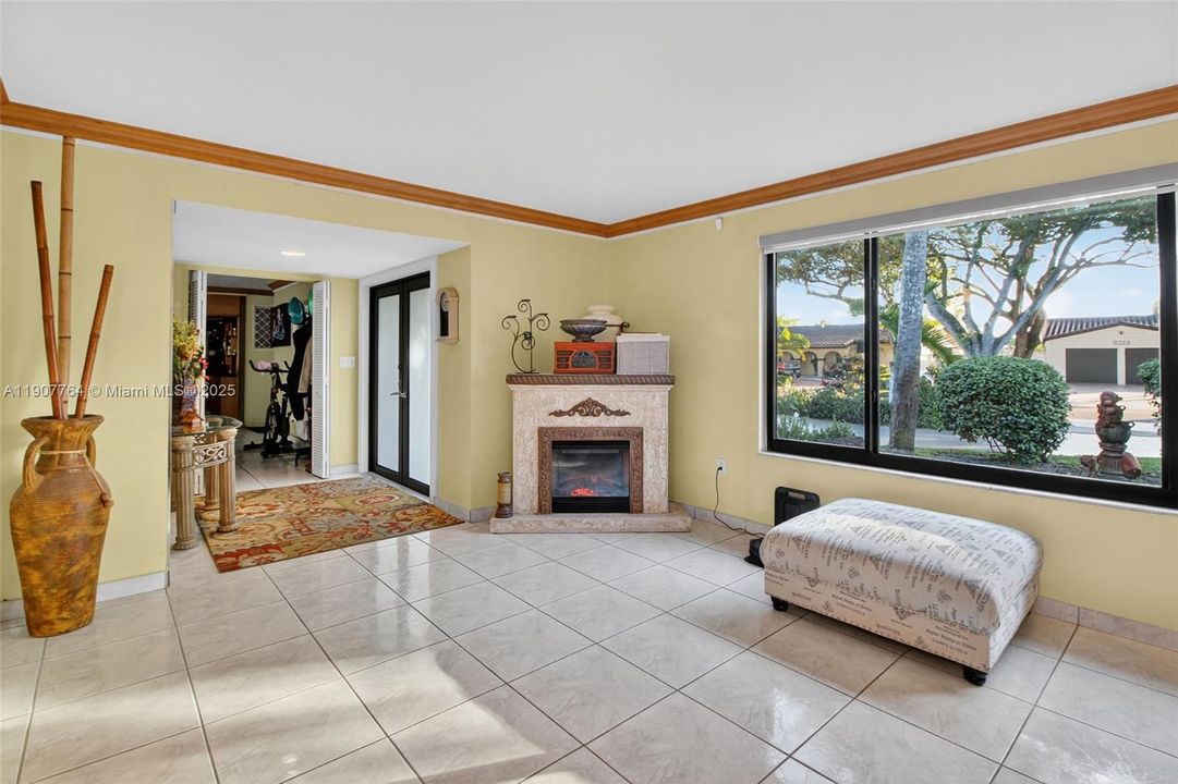 На продажу: $1,399,000 (5 спален, 3 ванн, 2761 Квадратных фут)