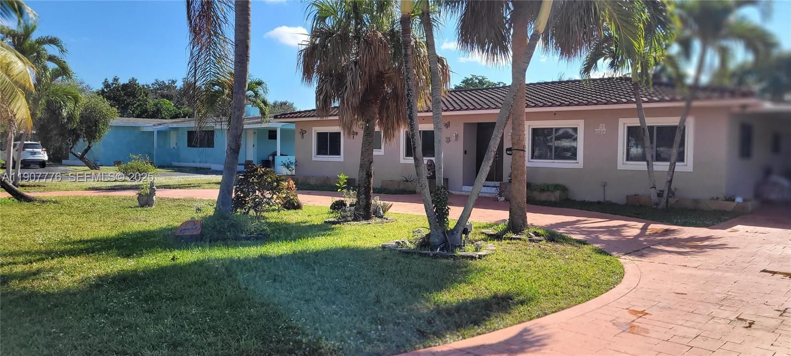 For Sale: $1,105,000 (4 beds, 2 baths, 2466 Square Feet)