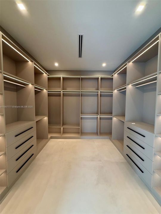 En Venta: $4,750,000 (7 camas, 6 baños, 4010 Pies cuadrados)