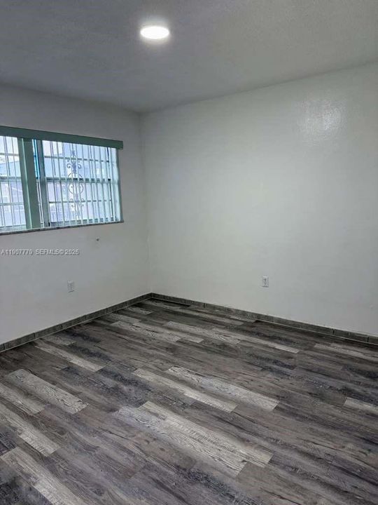 For Rent: $2,100 (2 beds, 1 baths, 866 Square Feet)