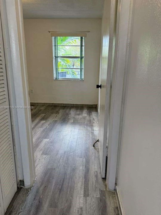 For Rent: $2,100 (2 beds, 1 baths, 866 Square Feet)