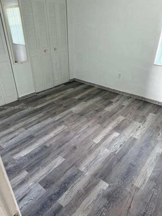 For Rent: $2,100 (2 beds, 1 baths, 866 Square Feet)