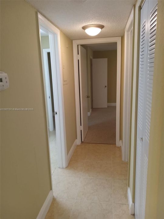 For Rent: $2,050 (2 beds, 1 baths, 965 Square Feet)