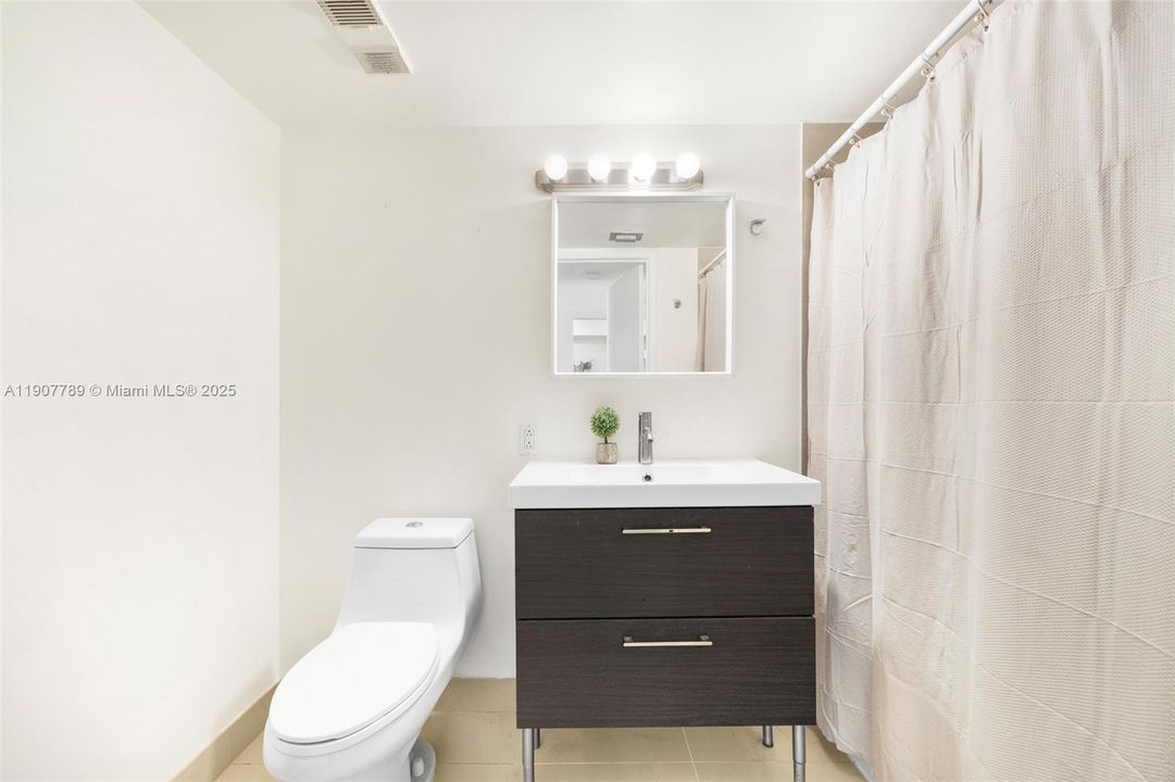 待售: $335,000 (2 贝兹, 2 浴室, 903 平方英尺)