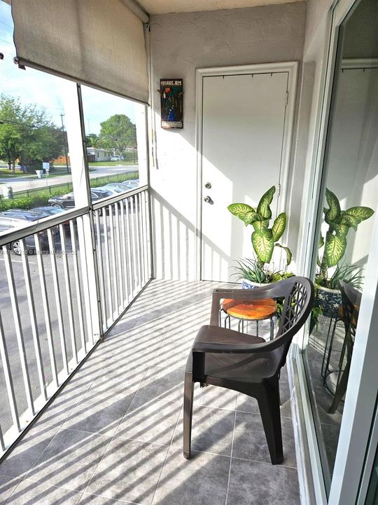 На продажу: $216,500 (2 спален, 2 ванн, 1000 Квадратных фут)