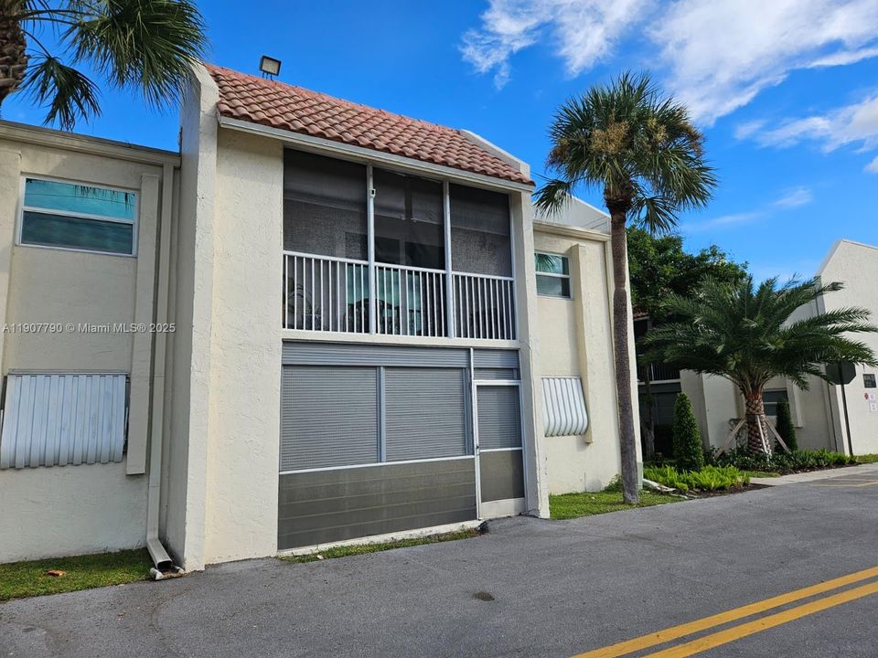 На продажу: $216,500 (2 спален, 2 ванн, 1000 Квадратных фут)