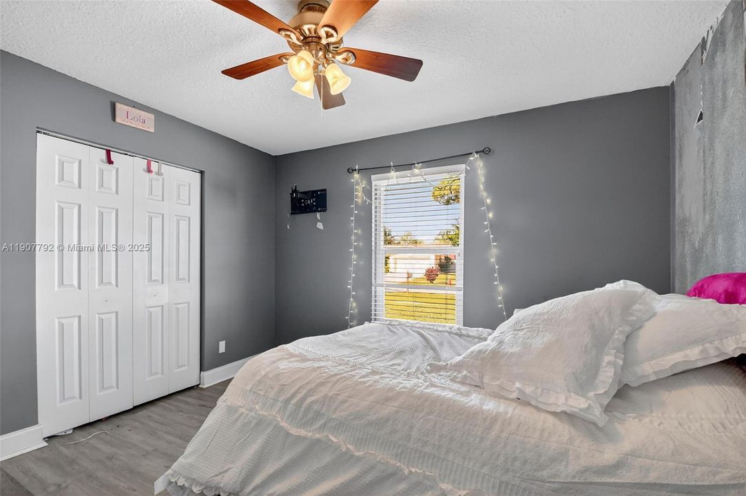 待售: $530,000 (3 贝兹, 2 浴室, 1408 平方英尺)