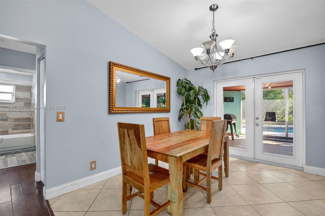 待售: $530,000 (3 贝兹, 2 浴室, 1408 平方英尺)