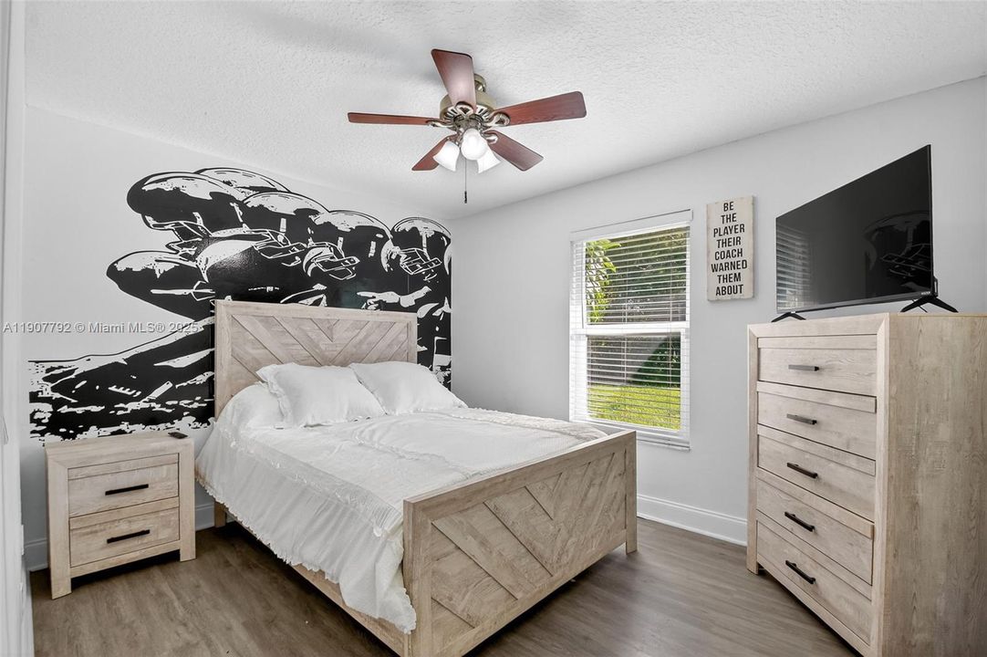 待售: $530,000 (3 贝兹, 2 浴室, 1408 平方英尺)