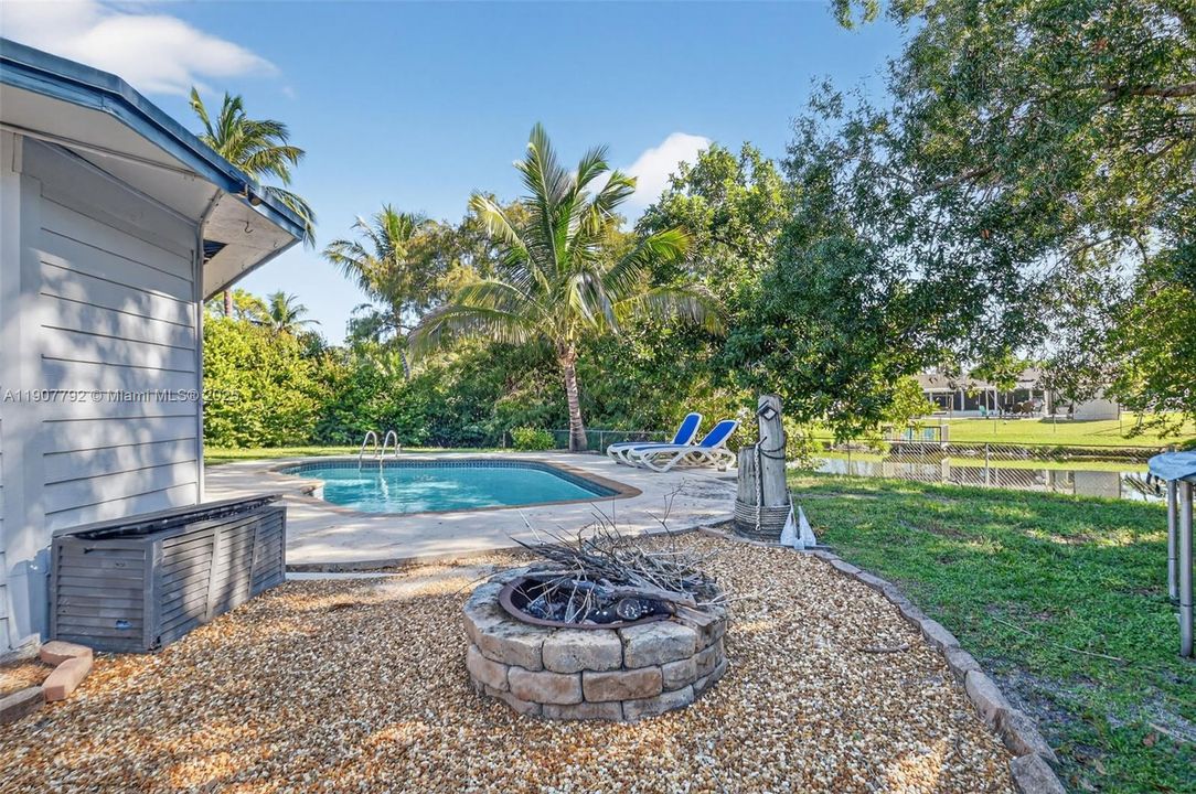 待售: $530,000 (3 贝兹, 2 浴室, 1408 平方英尺)