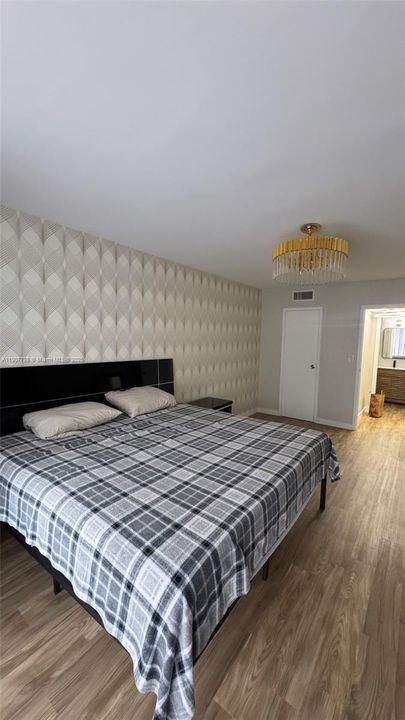 Activo con contrato: $2,000 (1 camas, 1 baños, 820 Pies cuadrados)