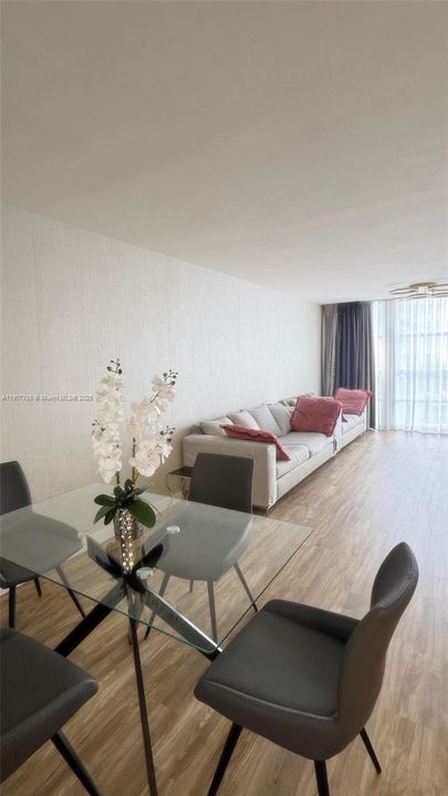 Activo con contrato: $2,000 (1 camas, 1 baños, 820 Pies cuadrados)