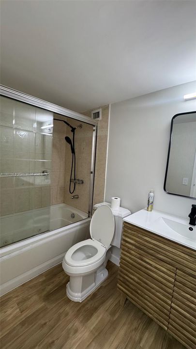 Activo con contrato: $2,000 (1 camas, 1 baños, 820 Pies cuadrados)