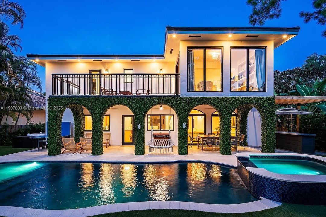 На продажу: $2,900,000 (4 спален, 4 ванн, 3239 Квадратных фут)