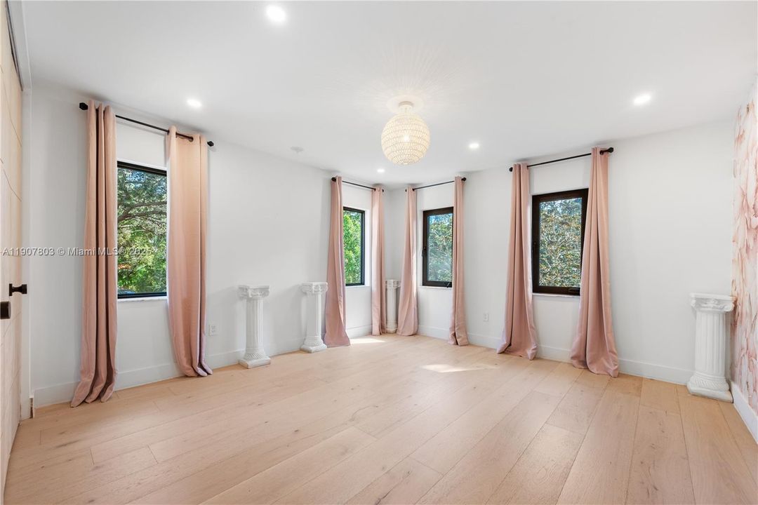 На продажу: $2,900,000 (4 спален, 4 ванн, 3239 Квадратных фут)