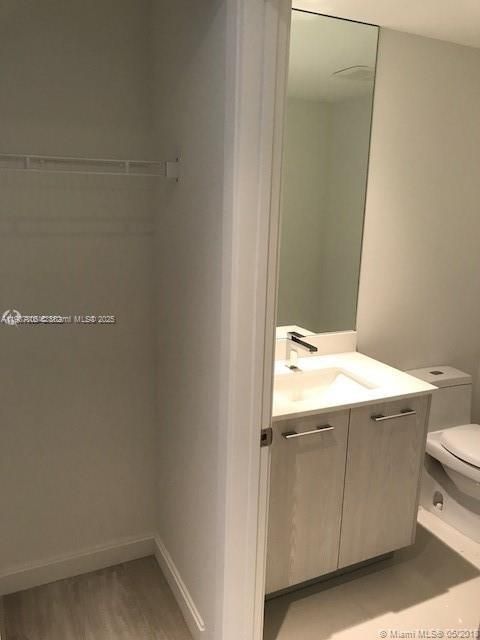 出租: $3,950 (1 贝兹, 1 浴室, 776 平方英尺)