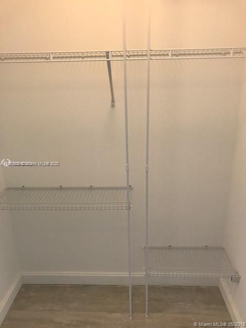 出租: $3,950 (1 贝兹, 1 浴室, 776 平方英尺)