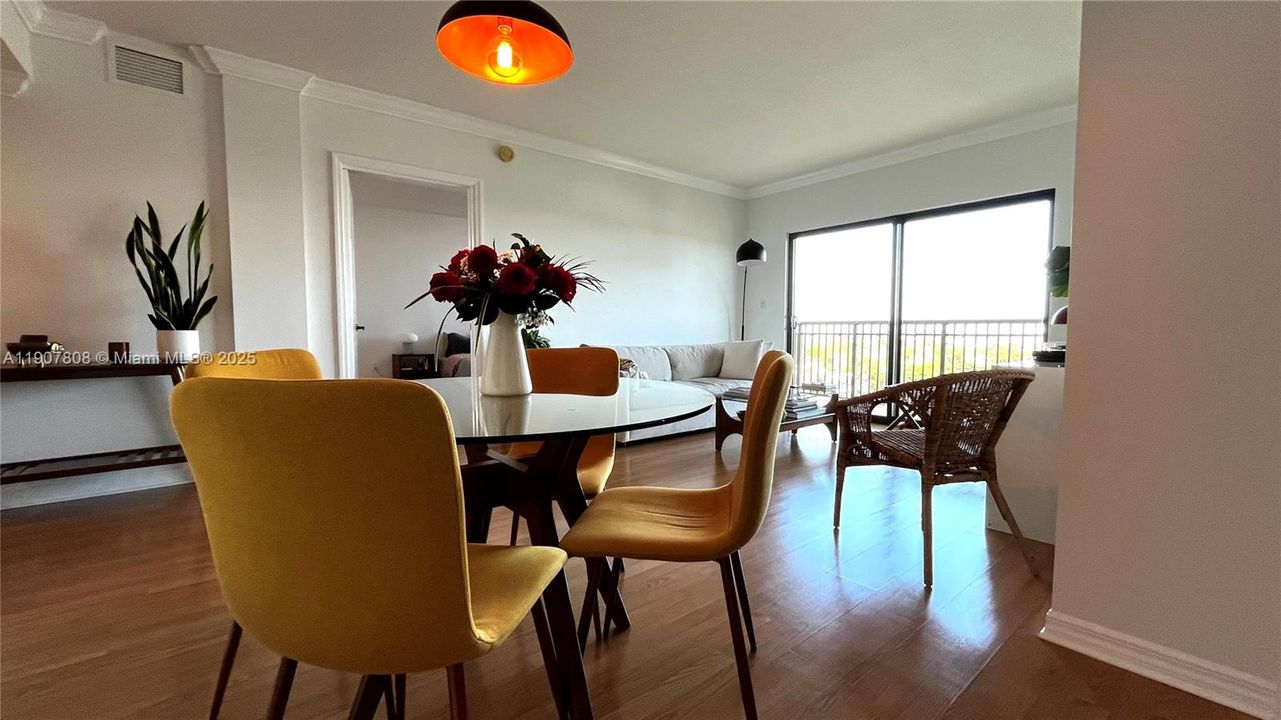 Recientemente alquilado: $2,650 (2 camas, 2 baños, 948 Pies cuadrados)