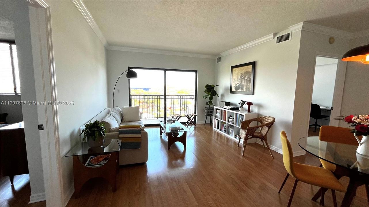 Recientemente alquilado: $2,650 (2 camas, 2 baños, 948 Pies cuadrados)