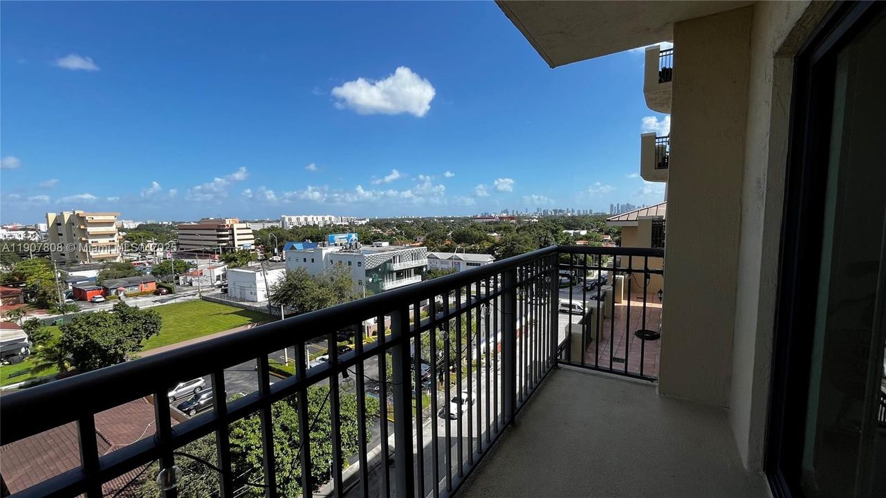 Recientemente alquilado: $2,650 (2 camas, 2 baños, 948 Pies cuadrados)