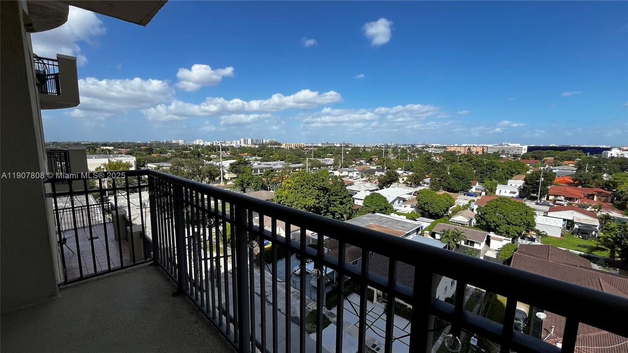 Recientemente alquilado: $2,650 (2 camas, 2 baños, 948 Pies cuadrados)