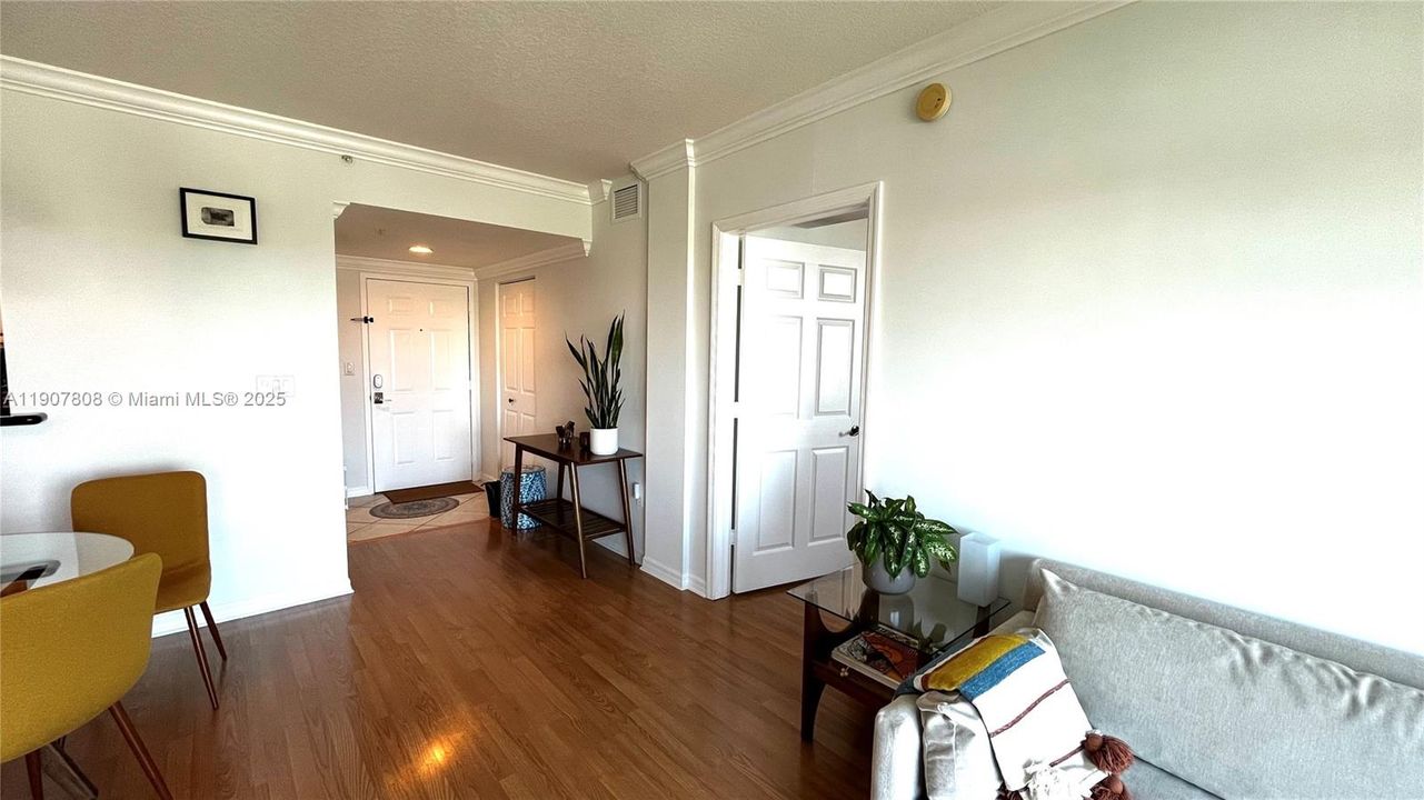 Recientemente alquilado: $2,650 (2 camas, 2 baños, 948 Pies cuadrados)