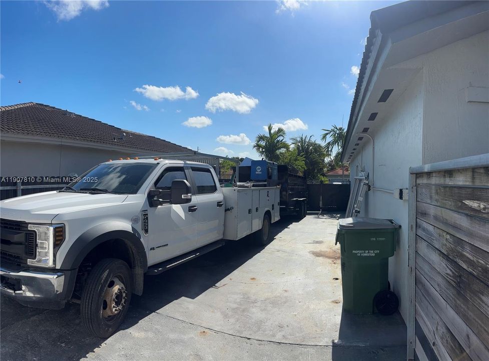 For Rent: $3,300 (3 beds, 2 baths, 1598 Square Feet)