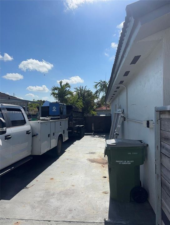 For Rent: $3,300 (3 beds, 2 baths, 1598 Square Feet)