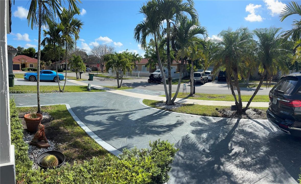 For Rent: $3,300 (3 beds, 2 baths, 1598 Square Feet)