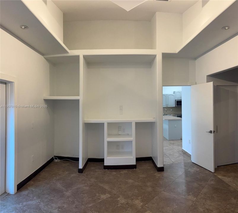 For Rent: $3,300 (3 beds, 2 baths, 1598 Square Feet)