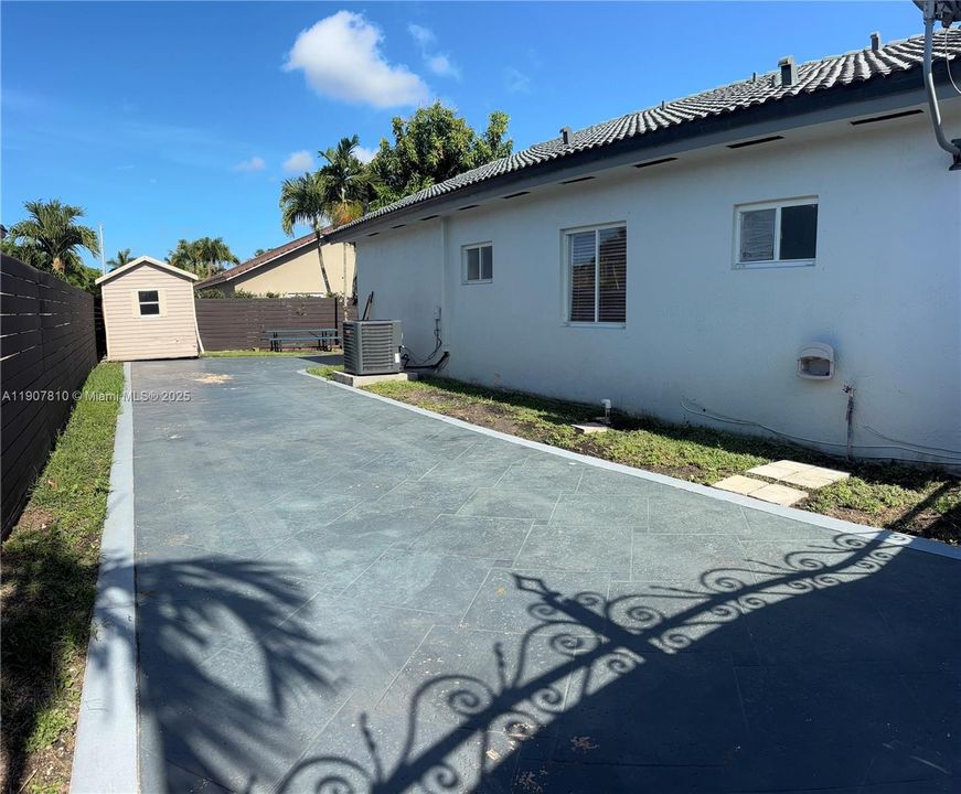 For Rent: $3,300 (3 beds, 2 baths, 1598 Square Feet)