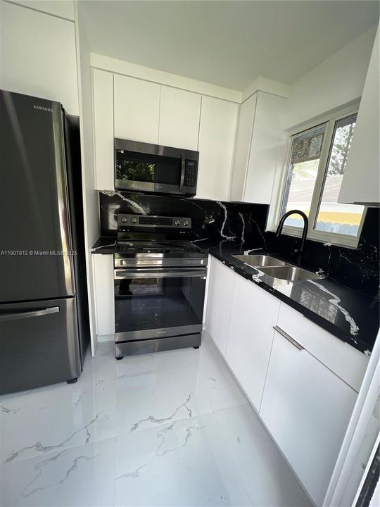 En Venta: $687,000 (0 camas, 0 baños, 1567 Pies cuadrados)