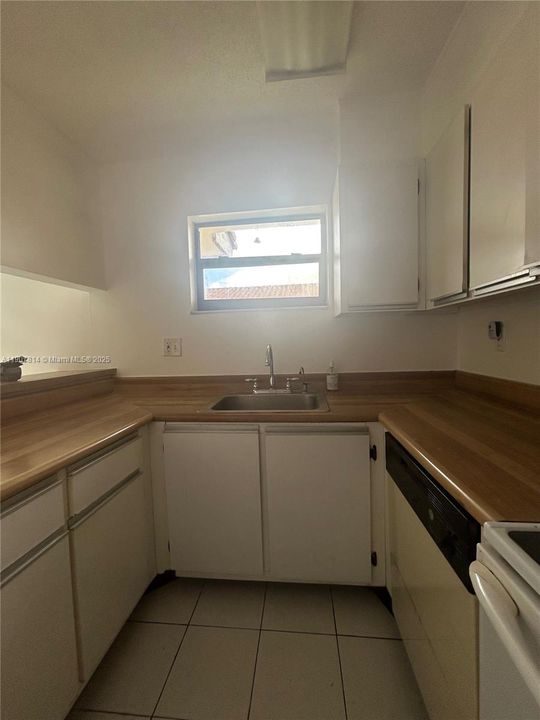 В аренду: $2,400 (3 спален, 2 ванн, 1400 Квадратных фут)