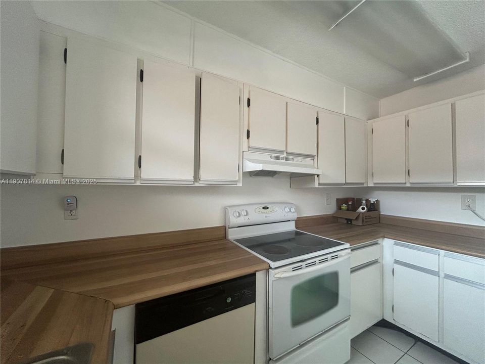 В аренду: $2,400 (3 спален, 2 ванн, 1400 Квадратных фут)