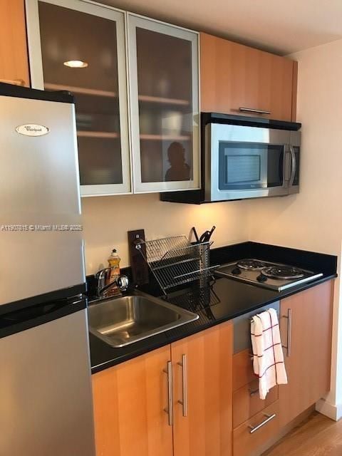 Active With Contract: $2,150 (0 beds, 1 baths, 503 Square Feet)