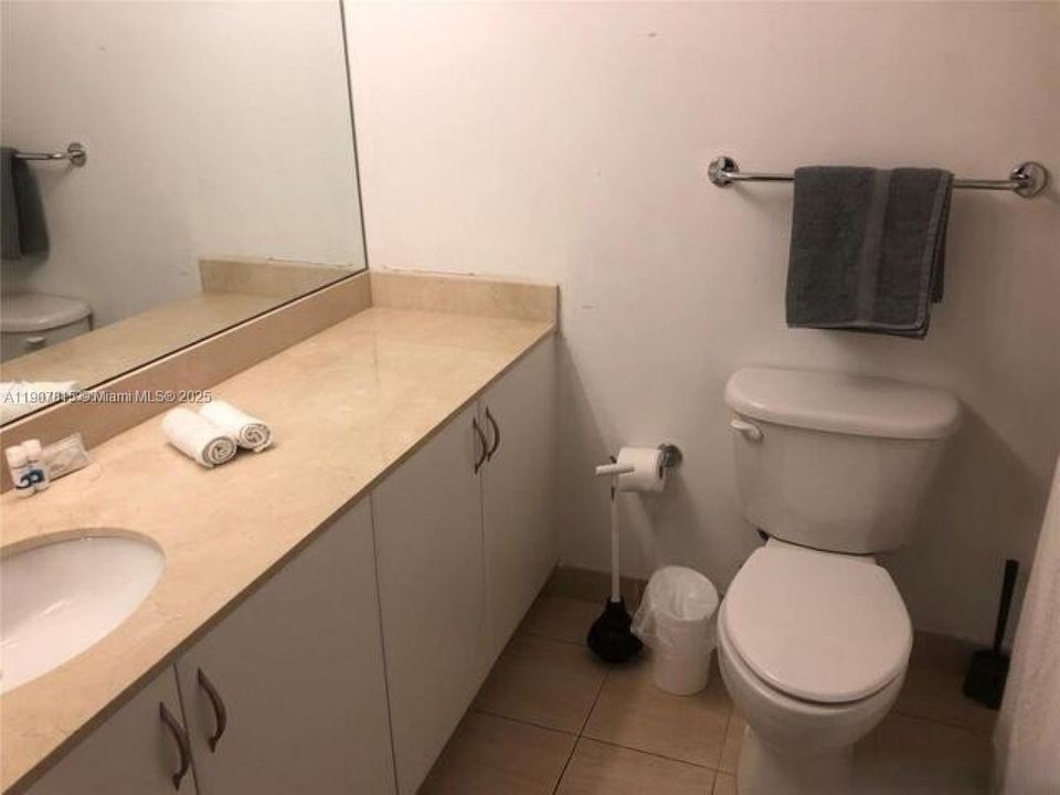 Active With Contract: $2,150 (0 beds, 1 baths, 503 Square Feet)