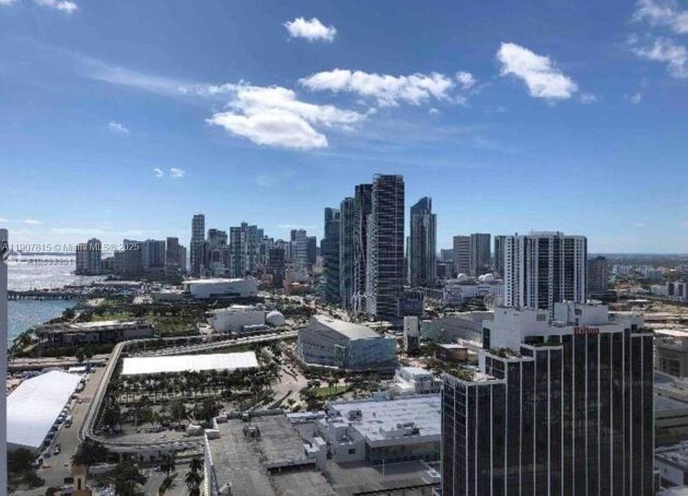 Active With Contract: $2,150 (0 beds, 1 baths, 503 Square Feet)