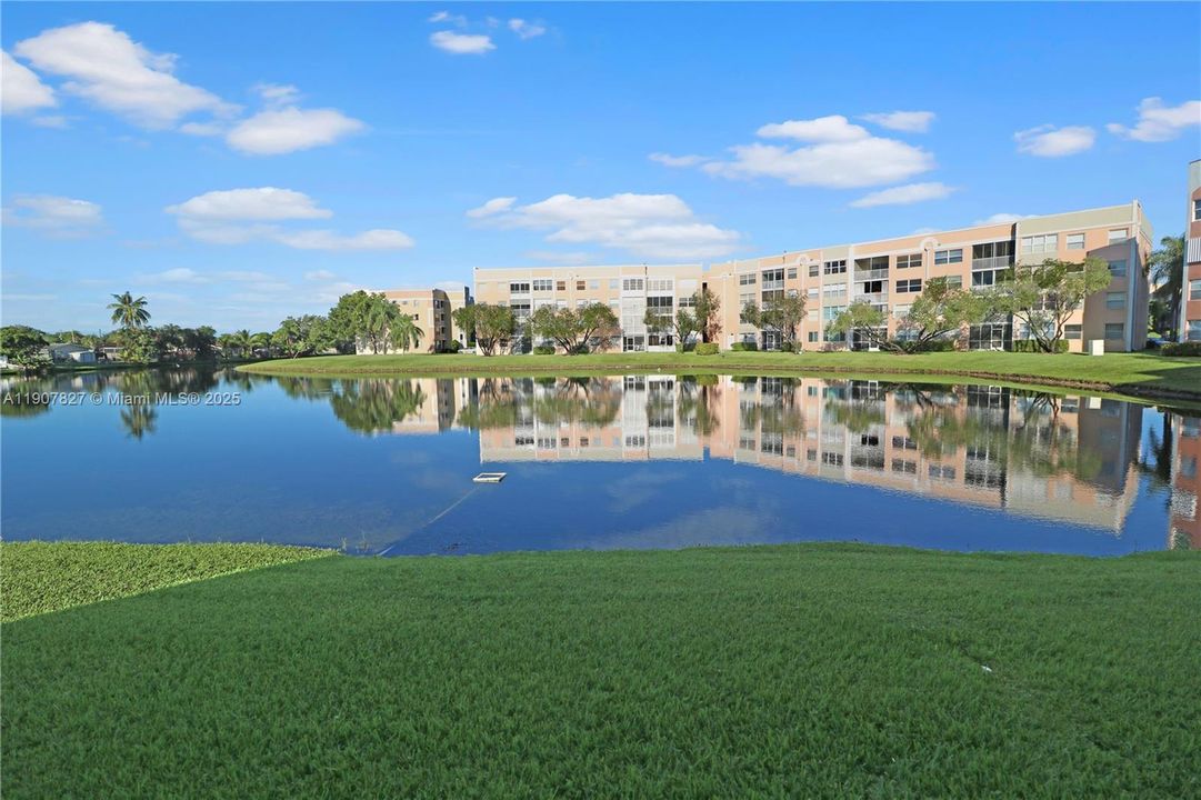 Active With Contract: $250,000 (3 beds, 2 baths, 1370 Square Feet)