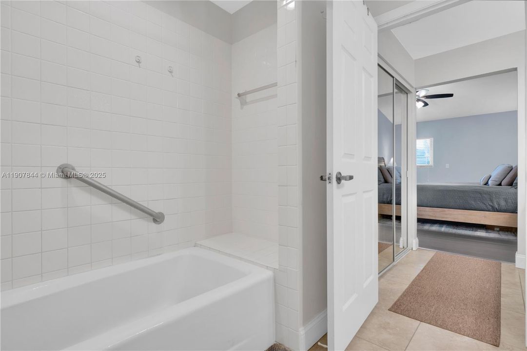 Active With Contract: $399,900 (3 beds, 2 baths, 1548 Square Feet)