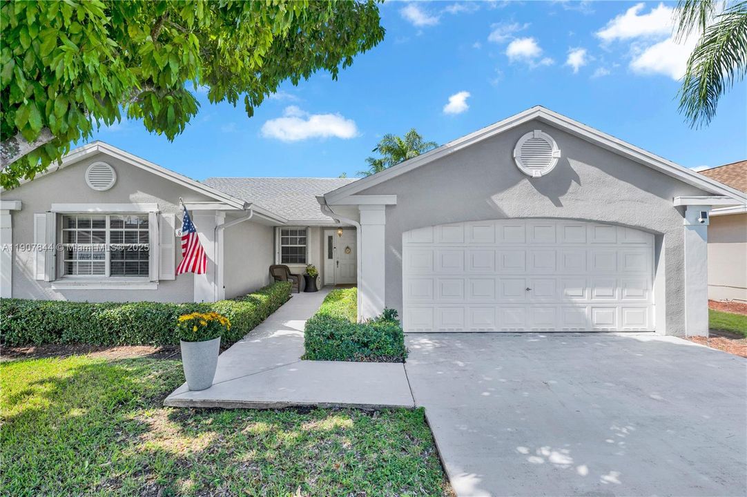 Active With Contract: $399,900 (3 beds, 2 baths, 1548 Square Feet)