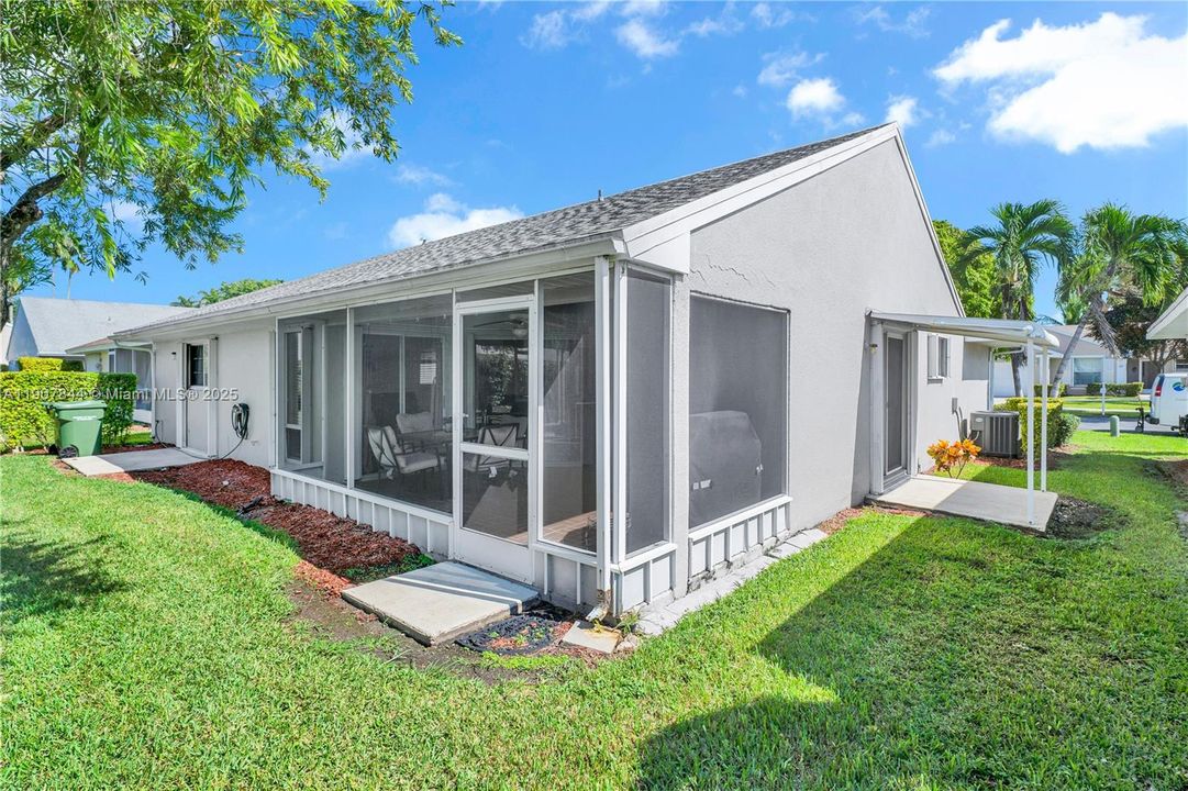 Active With Contract: $399,900 (3 beds, 2 baths, 1548 Square Feet)