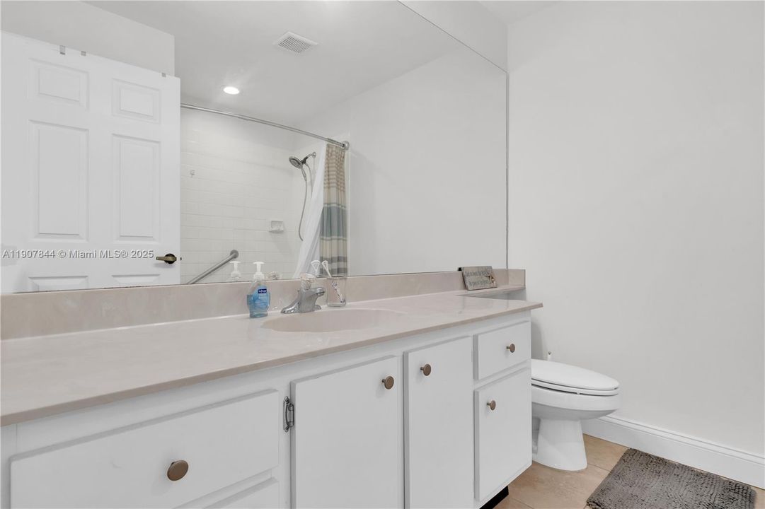 Active With Contract: $399,900 (3 beds, 2 baths, 1548 Square Feet)